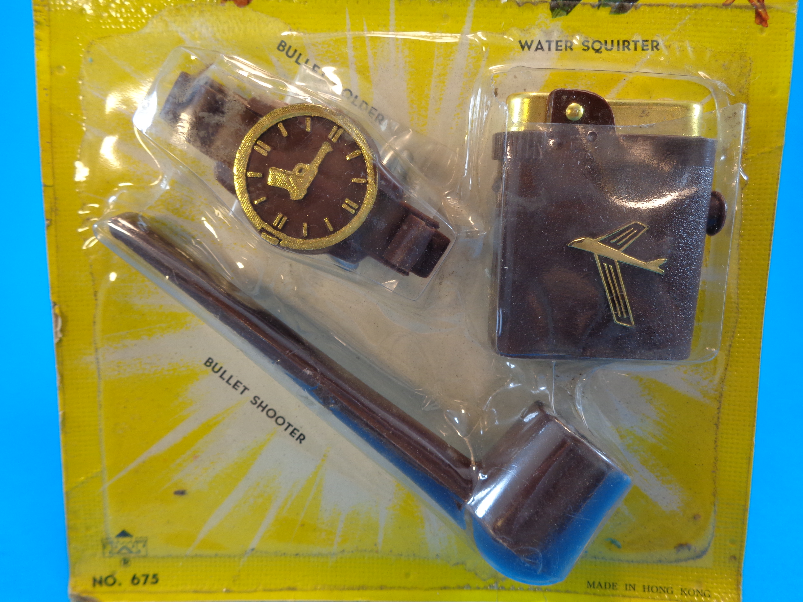 VINTAGE SECRET AGENT WEAPONS SET WATCH LIGHTER & PIPE CARDED HONG KONG 