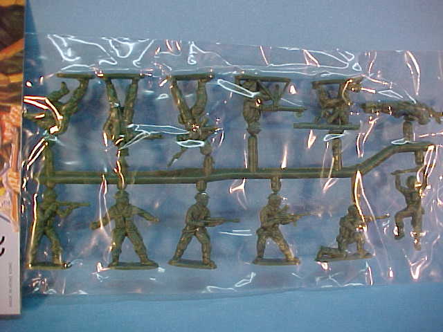 VINTAGE WWII GI JOE AMERICAN SOLDIERS 1/72 BAGGED 1970  