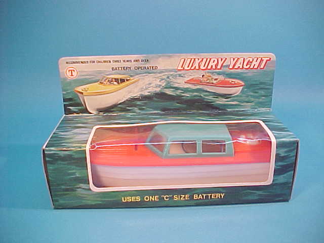 VINTAGE LUXURY YACHT INBOARD BOAT B/O BOX HONG KONG 70  