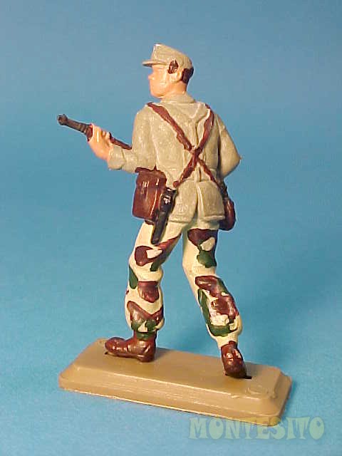 BRITAINS DSG * WWII GERMAN AFRIKA KORPS DAK #2 * 54mm  